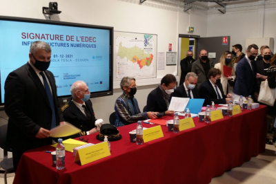 Signature d’un EDEC avec la filière des infrastructures numériques