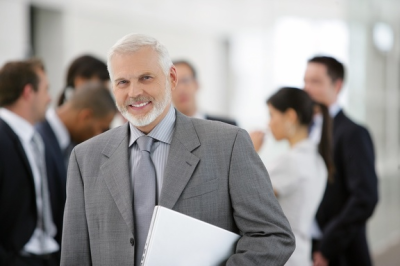 Lancement d'un plan pour valoriser l'emploi des séniors