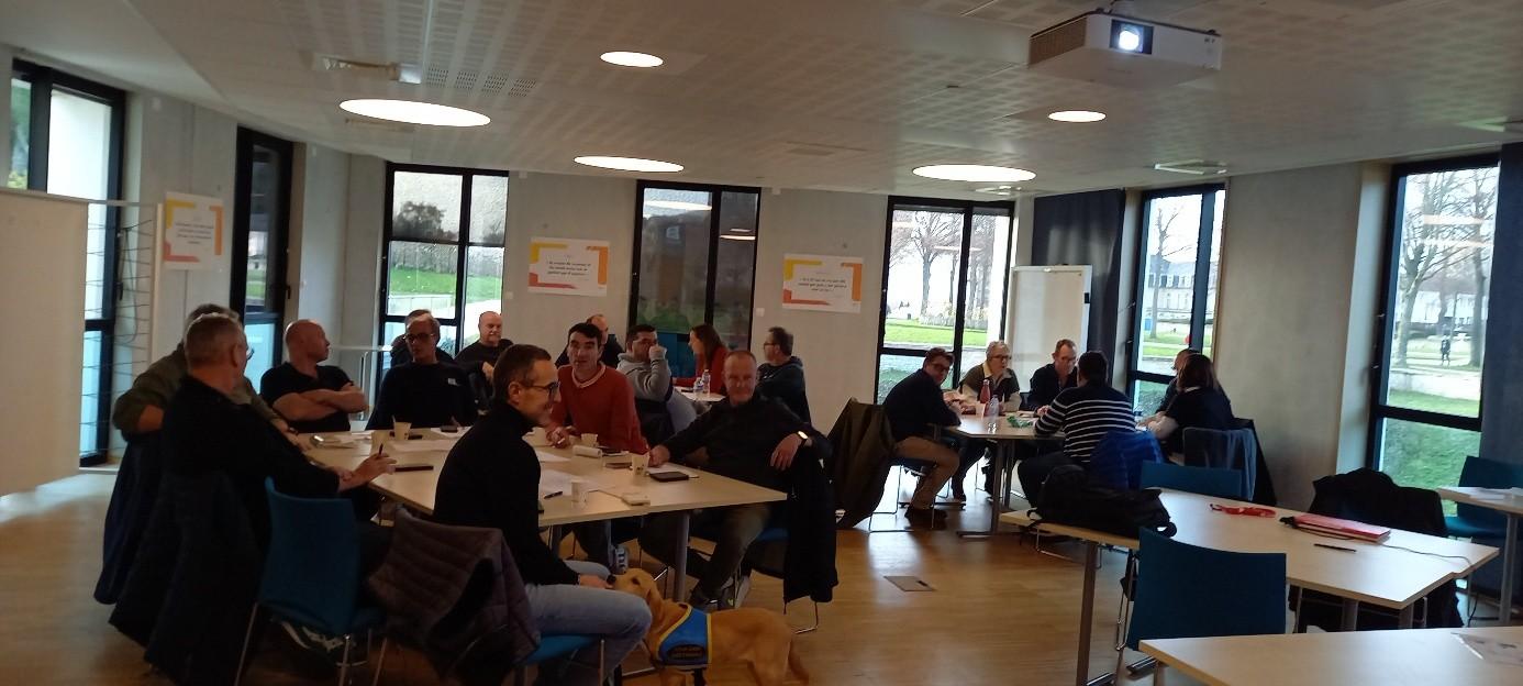 Sensibiliser les responsables d'&eacute;quipe technique des lyc&eacute;es &agrave; l'illettrisme : un projet collaboratif entre la R&eacute;gion et le Carif-Oref de Normandie